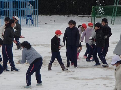 雪遊び